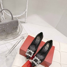 Roger Vivier flat shoes